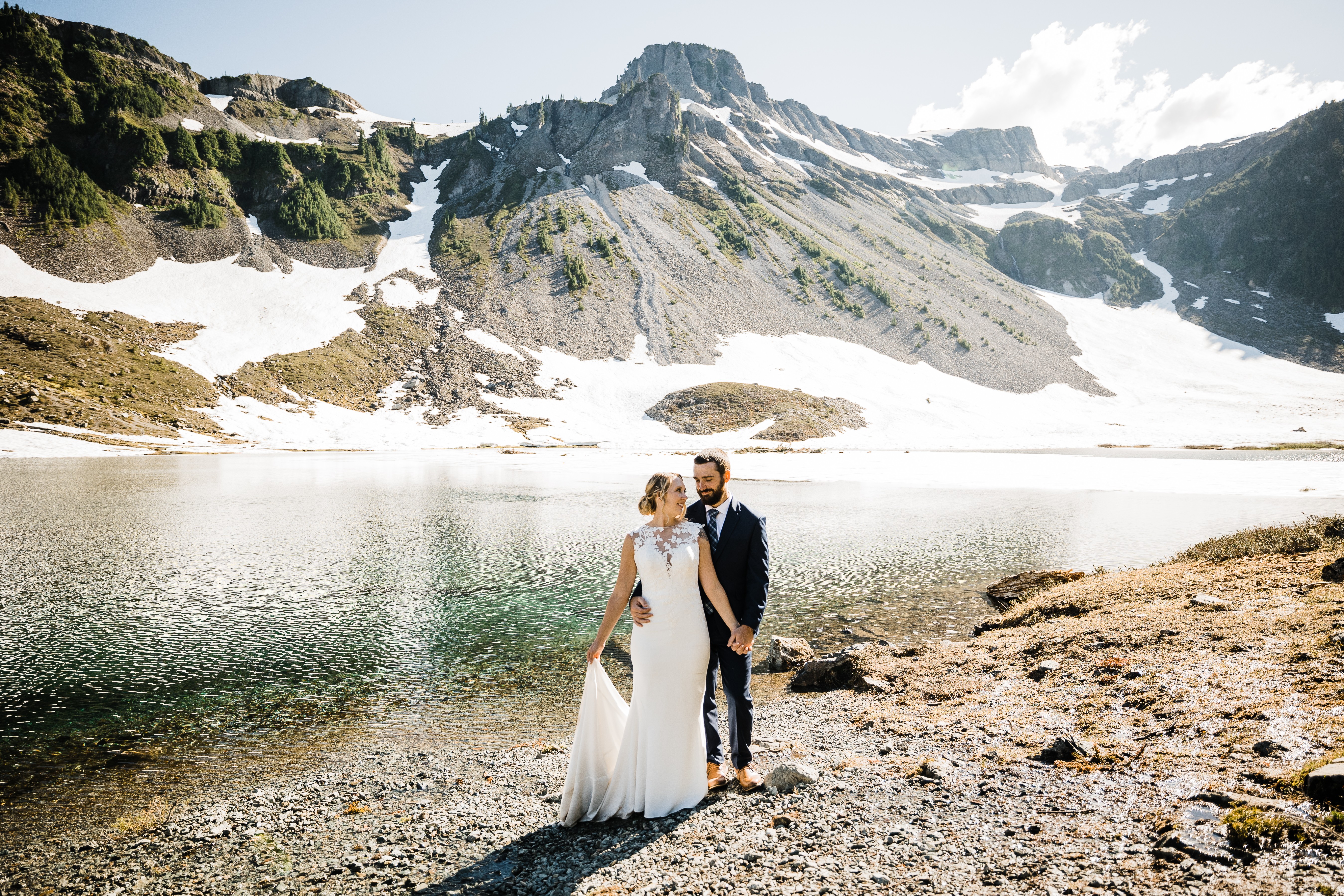 03_Artist-Point-Elopement-NorthCascades-Washington-Adventure-Wedding-Photographer-12
