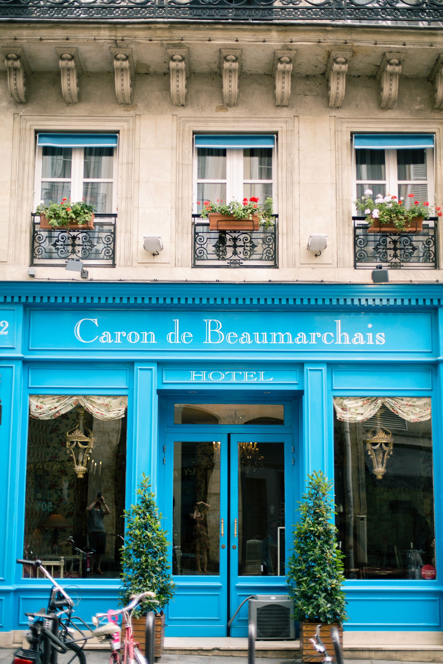 11-Hotel-Caron-de-Beaumarchais-Paris-France-Europe-Travel-Seattle-Wedding-Photographer-Photography-by-Betty-Elaine