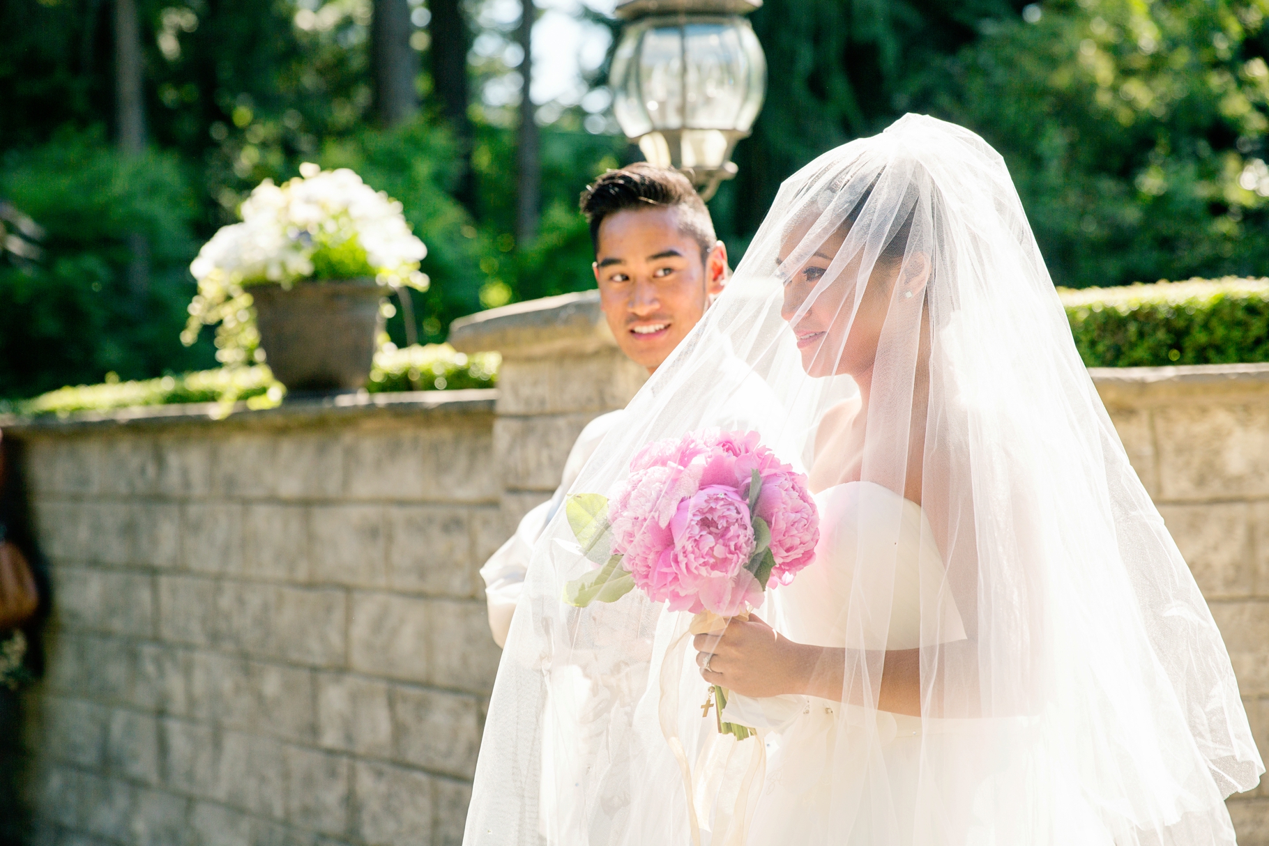 28-Rock-Creek-Gardens-Wedding-Ceremony-Bride-Aisle-Processional-Photographer-Seattle-Wedding-Photography-by-Betty-Elaine