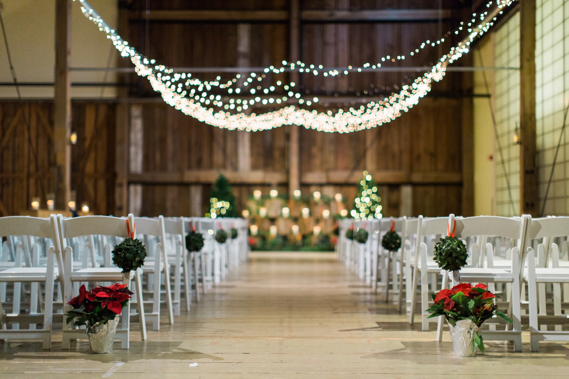 15-Ceremony-Christmas-Wedding-Pickering-Barn-Issaquah-Christmas-Wedding-Winter-Wedding-Photographer-Seattle-Photography-by-Betty-Elaine