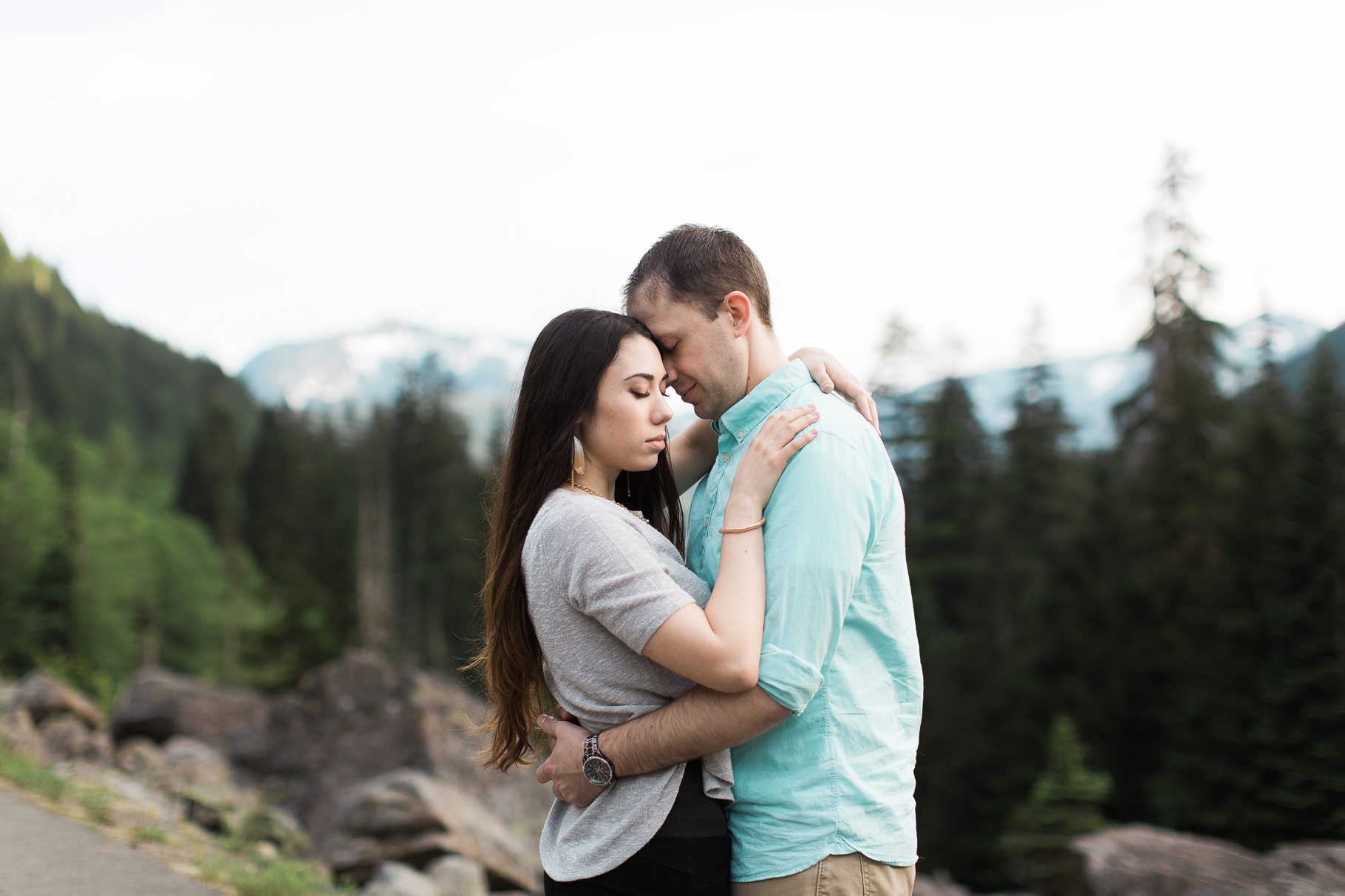 Franklin-Falls-Snoqualmie-Engagement-Seattle-Wedding-Photographer-Adventure-Photography-by-Betty-Elaine_0019