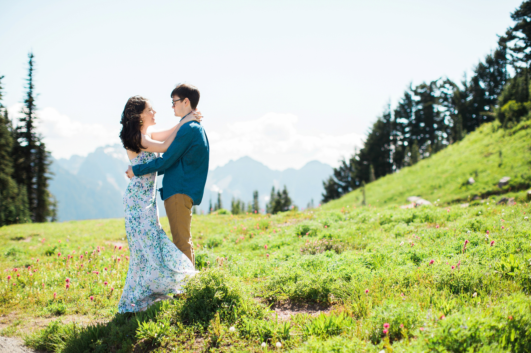 Mt-Rainier-Adventure-Anniversary-Session-Seattle-Bride-Photographer-Wedding-Photography-by-Betty-Elaine_0005