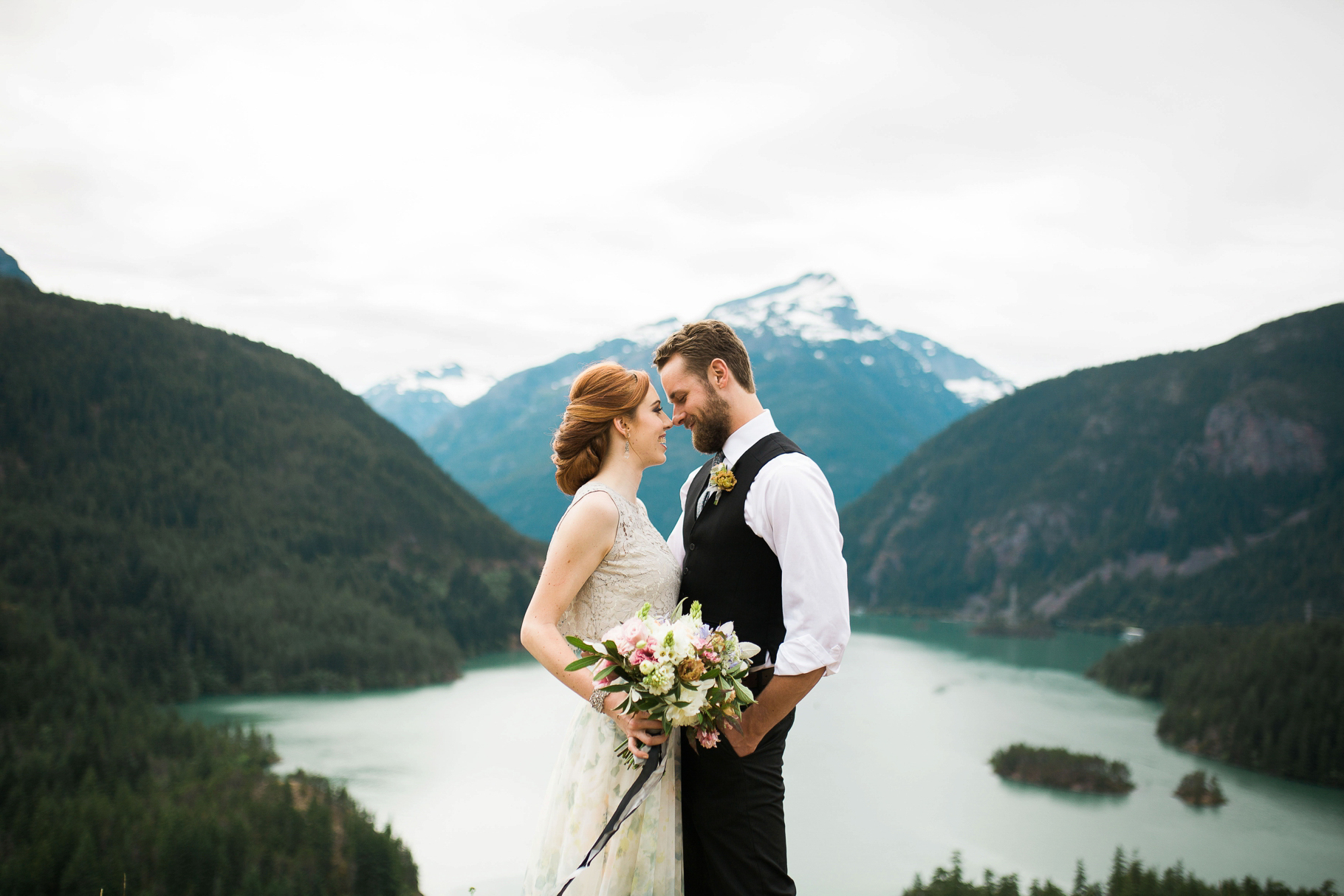 diablo-lake-elopement-seattle-wedding-photographer-bhldn-photography-hiking-adventure_0002