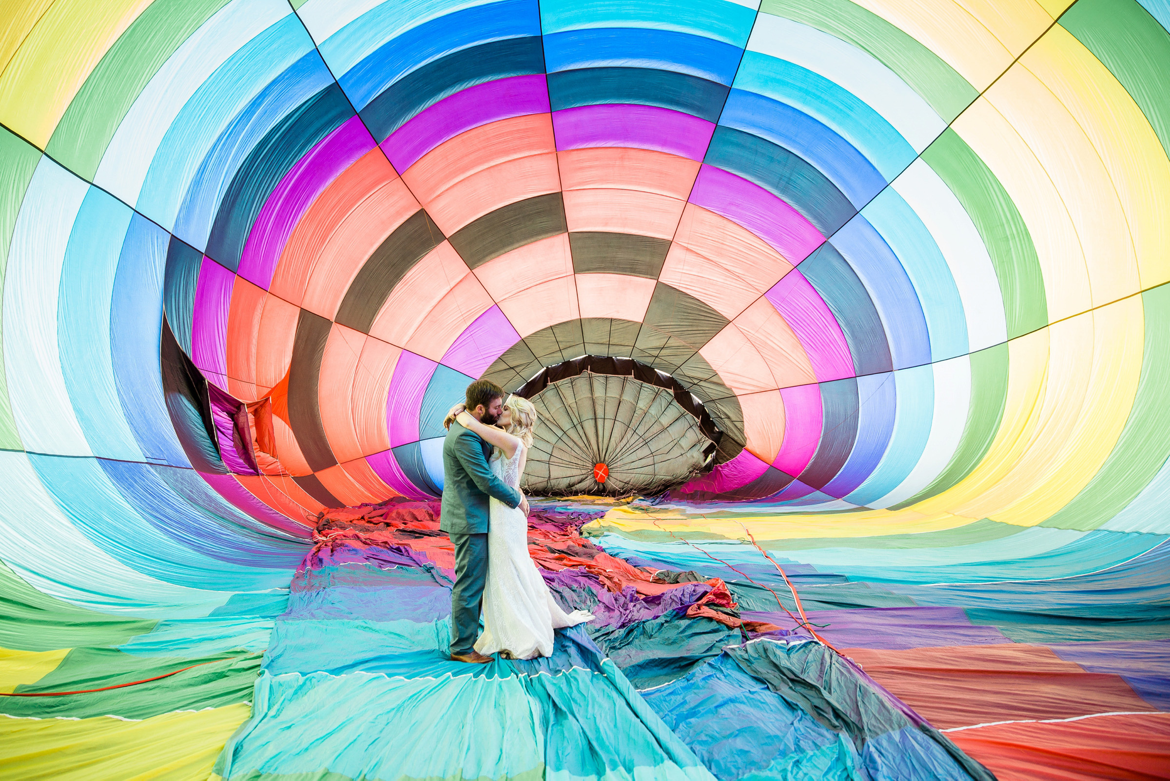 33-Snohomish-Ballooning-Wedding-Photography