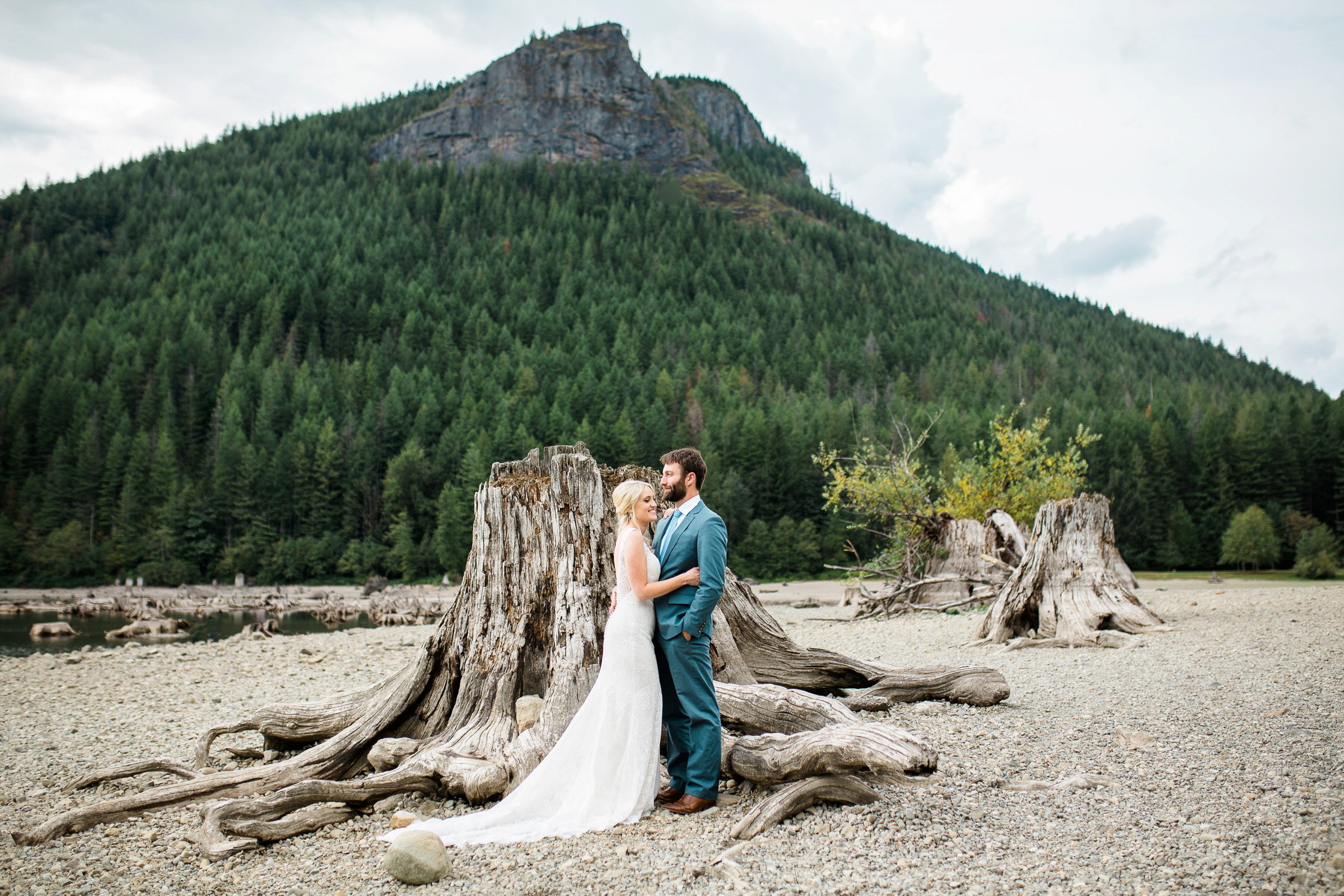 5-Rattlesnake-Lake-Elopement-Wedding-Seattle-Photographer-Snoqualmie-Adventure-Photography