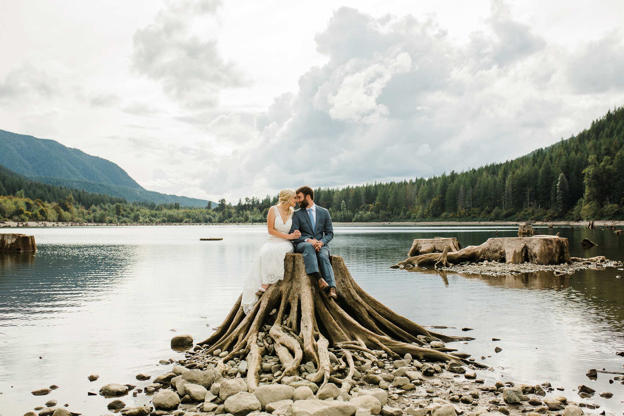 Rattlesnake-Lake-Elopement-Wedding-Seattle-Photographer-Snoqualmie-Adventure-Photography